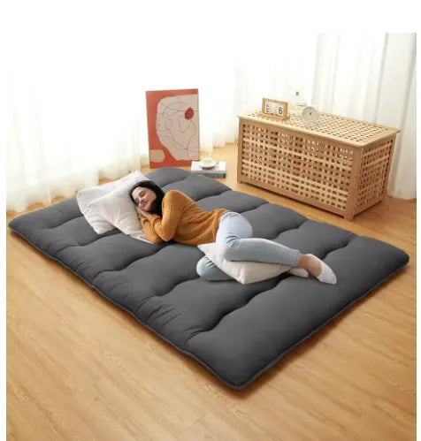 Grijze opvouwbare Japanse futonmatras – Comfort en veelzijdigheid met minimalistische stijl